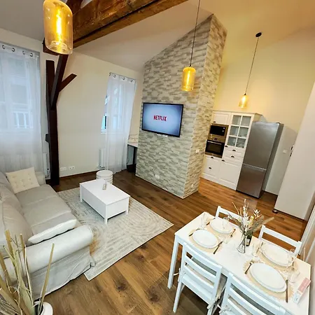 Nest In Heart Of Épernay