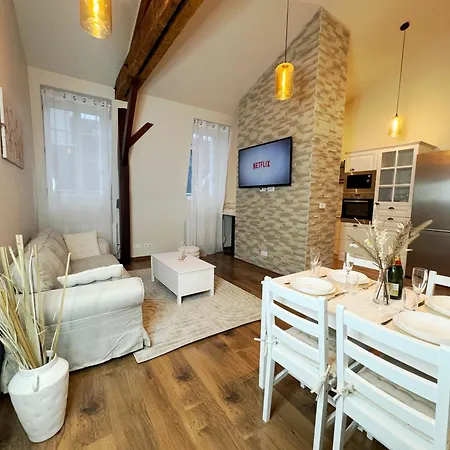 Nest In Heart Of * Épernay